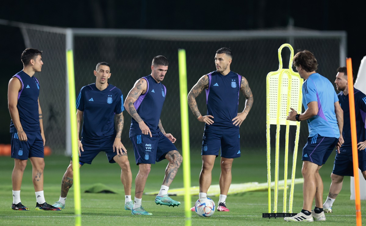 Los argentinos De Paul y Di María, "disponibles" frente a Croacia