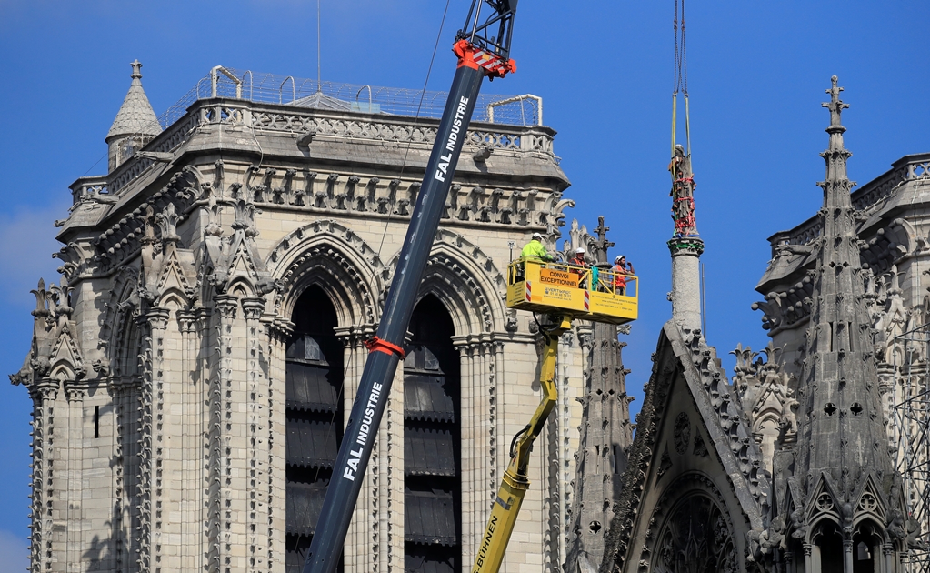 Francia se apura a capacitar a trabajadores para restaurar Notre Dame