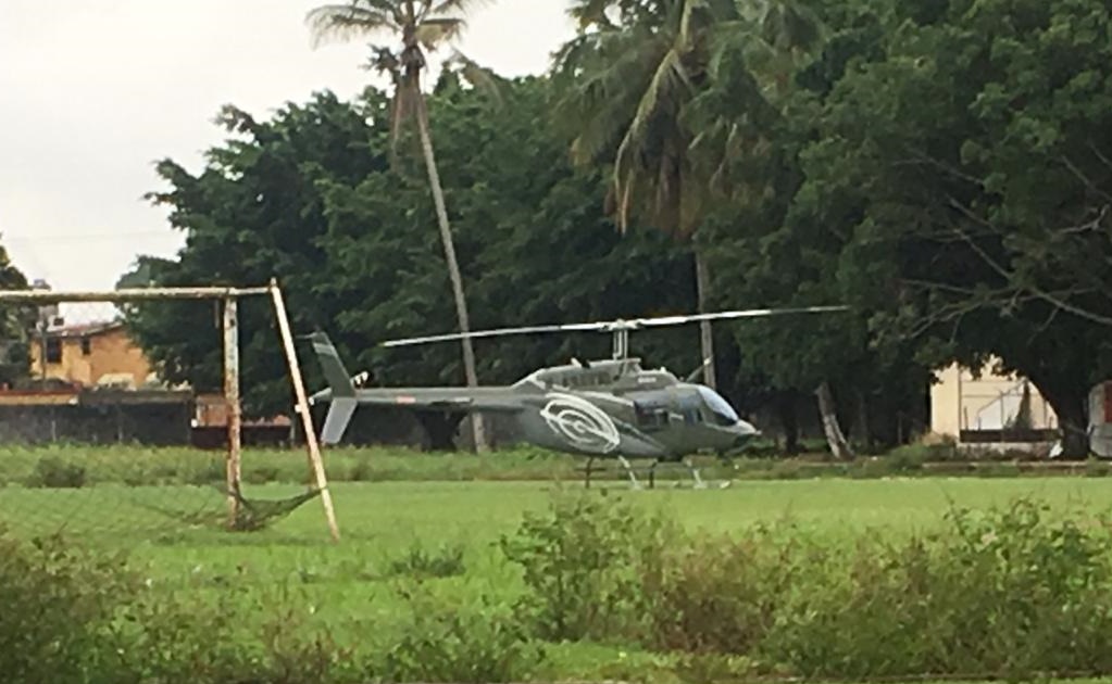 Aterriza de emergencia helicóptero en escuela de Tuxtepec