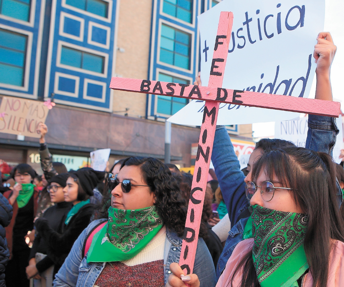 Imparable, violencia contra mujeres: matan a 10 al día