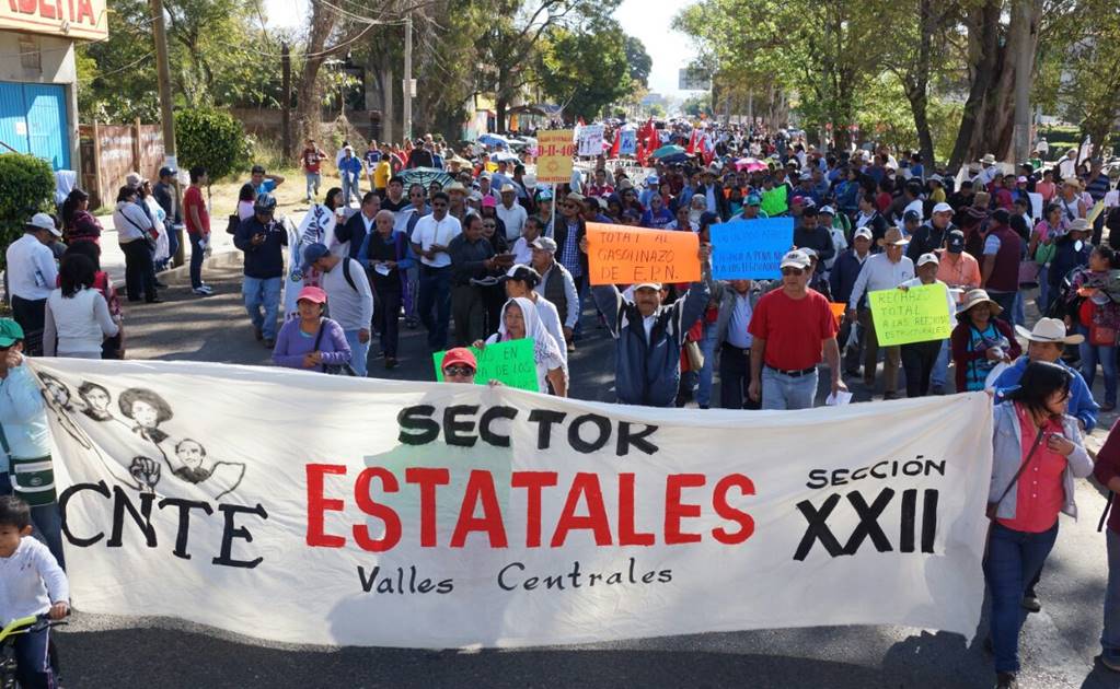 Sin sus líderes, Sección 22 protesta en Oaxaca contra gasolinazo