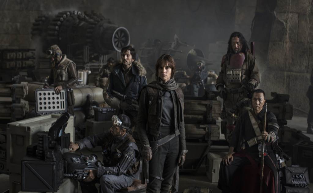 "Star Wars: Rogue One" reveals first photo of the cast 