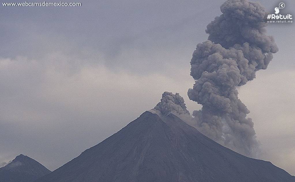 Volcán de Colima emite exhalación de 1.5 km con ceniza