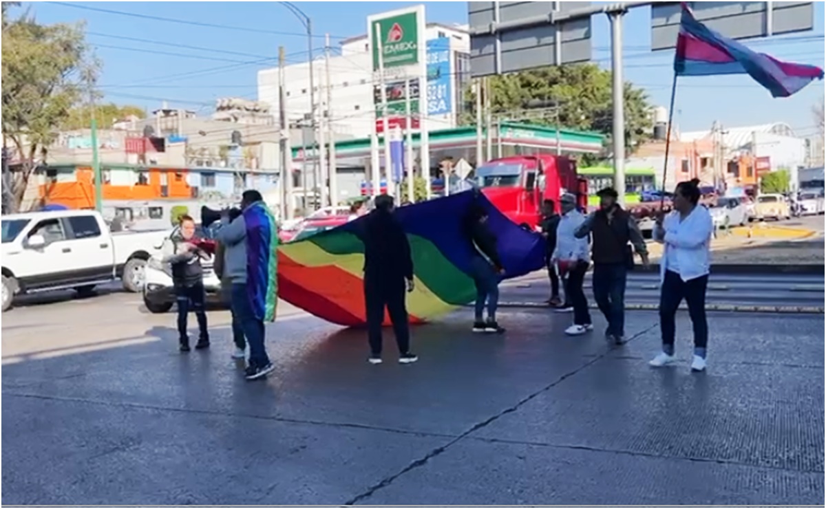 Comunidad LGBTTIQ se manifiesta en Iztacalco; piden centro social para realizar sus actividades