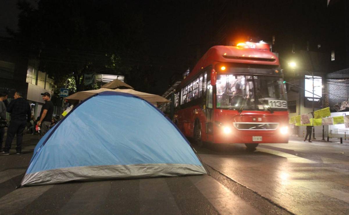 Tras 8 días de protesta manifestantes retiran plantón en Insurgentes Sur-Xola; tomarán otras acciones 