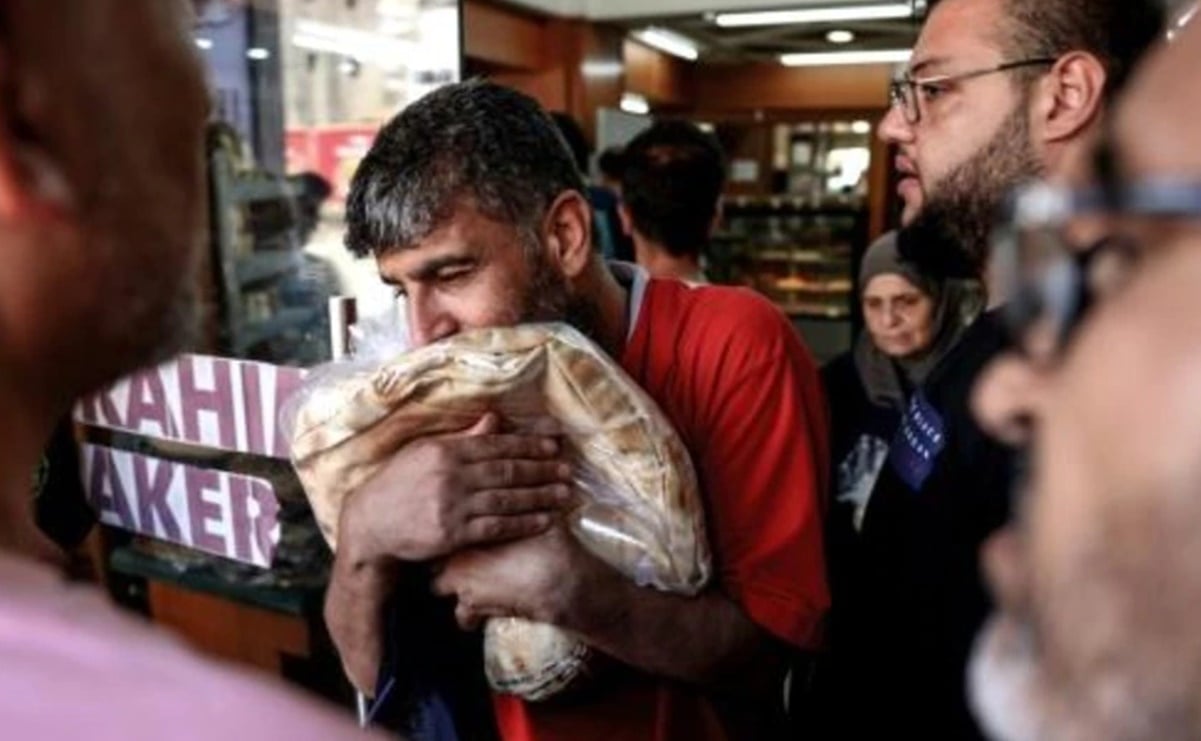 “Esperé tres horas para conseguir una bolsa de pan”: así las largas filas por escasez de harina en Líbano