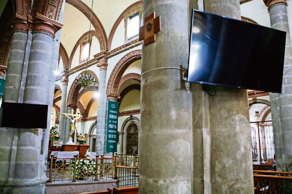 Iglesia: fieles pidieron pantallas en Catedral