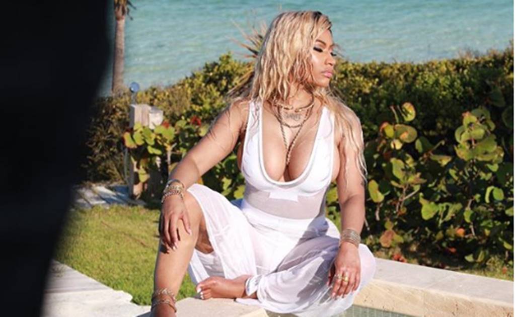 Nicki Minaj impacta con video de su trasero en el agua
