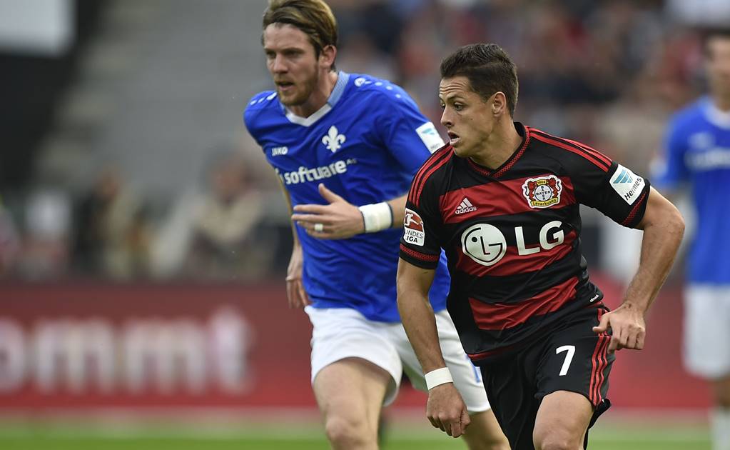 "Chicharito" debuta con derrota en Bundesliga 