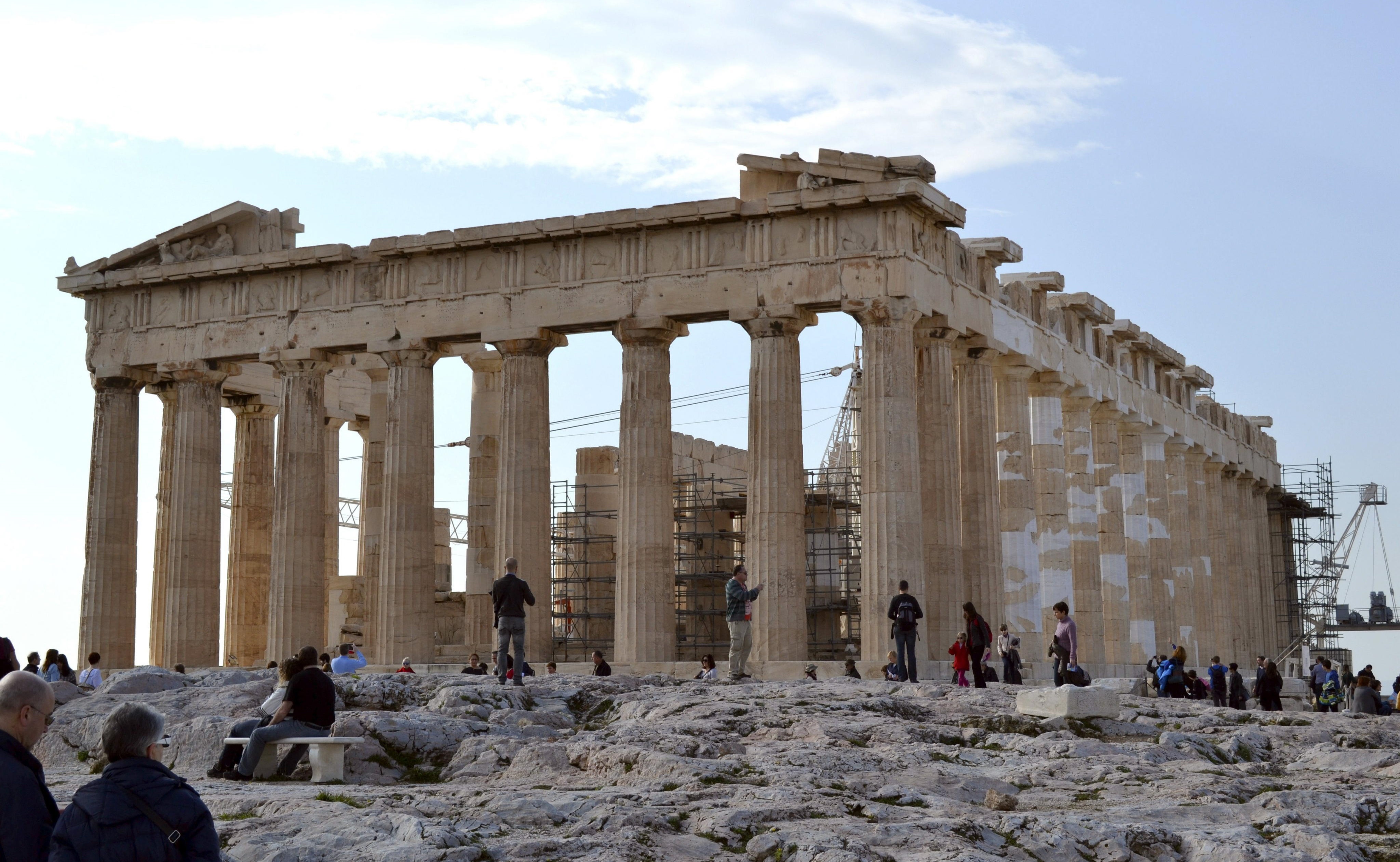 Grecia pide prestado al Louvre friso del Partenón