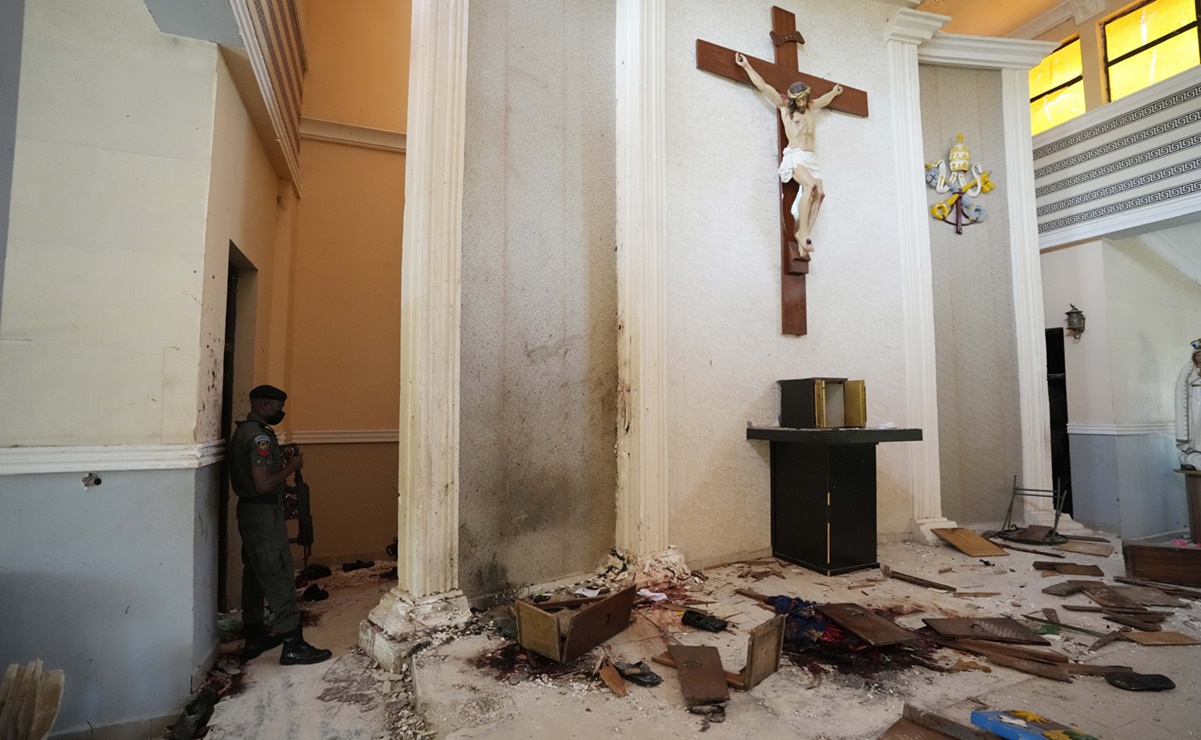 Suman 40 muertos por atentado en iglesia católica en Nigeria
