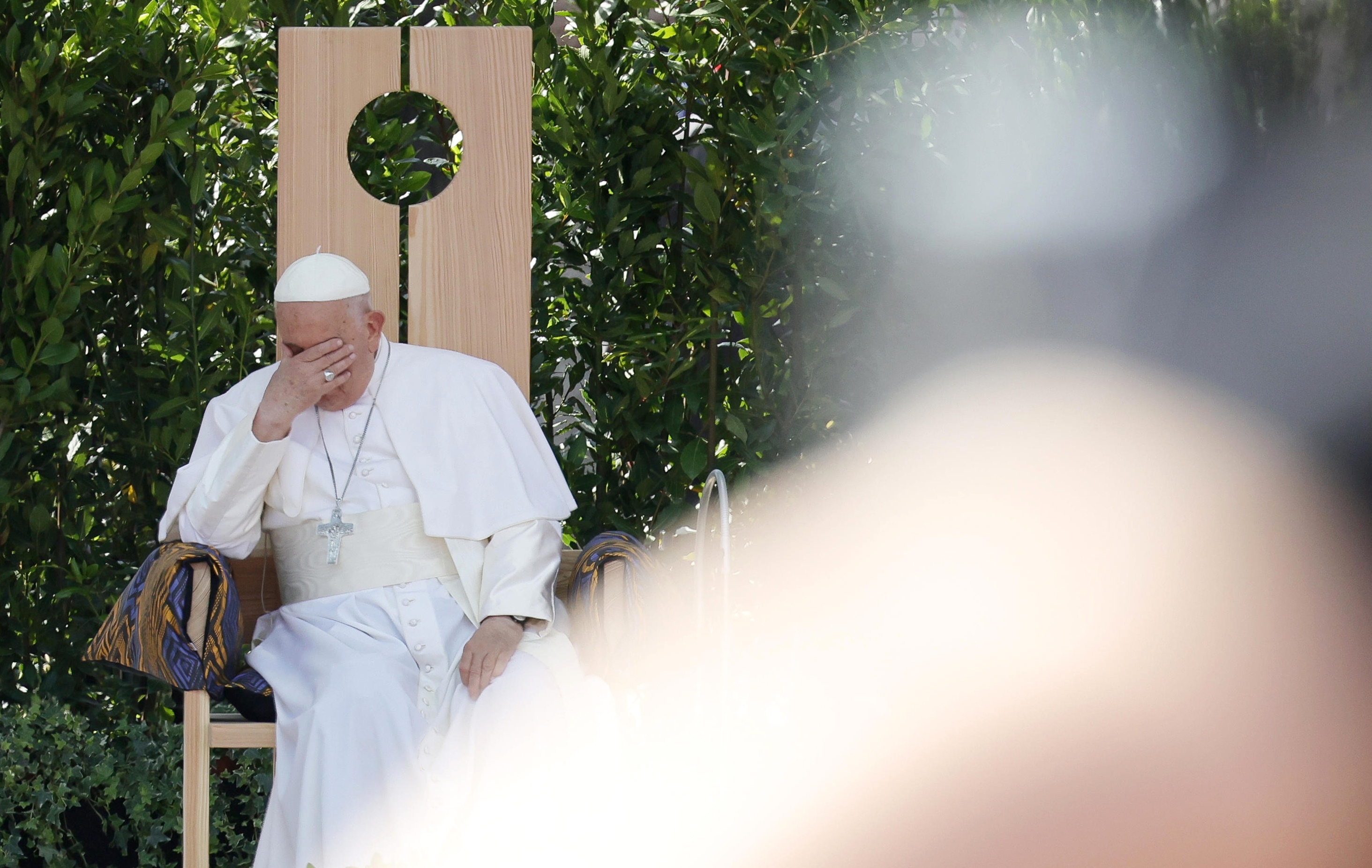 Papa Francisco pide perdón por comentarios considerados homofóbicos, "no tuvo intención de ofender", dice el Vaticano