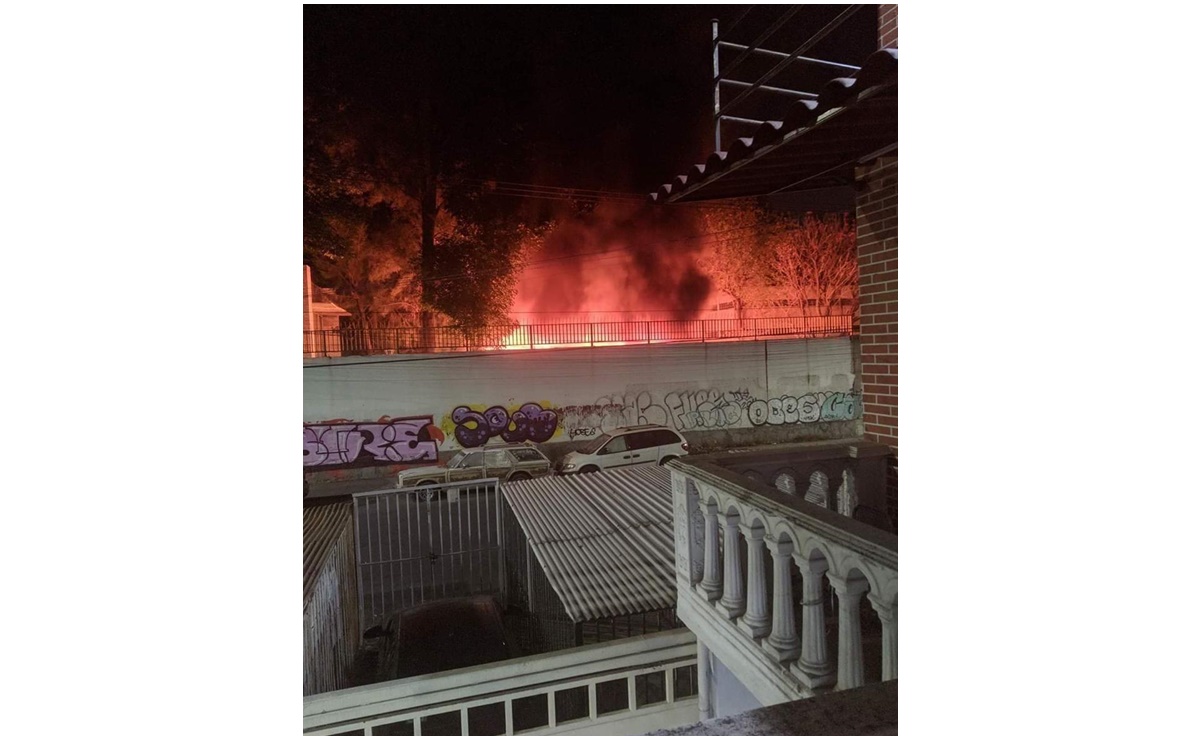 Se registra incendio en salón del CCH Azcapotzalco