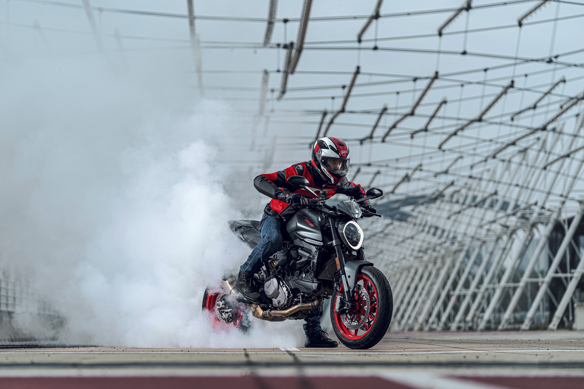Ducati Monster 2021: rediseñada y mucho más ligera