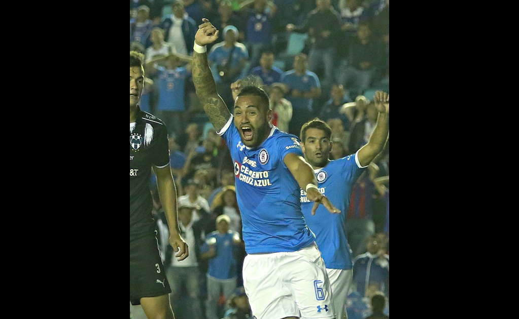 Cruz Azul rescata agónico empate 2-2 ante Monterrey