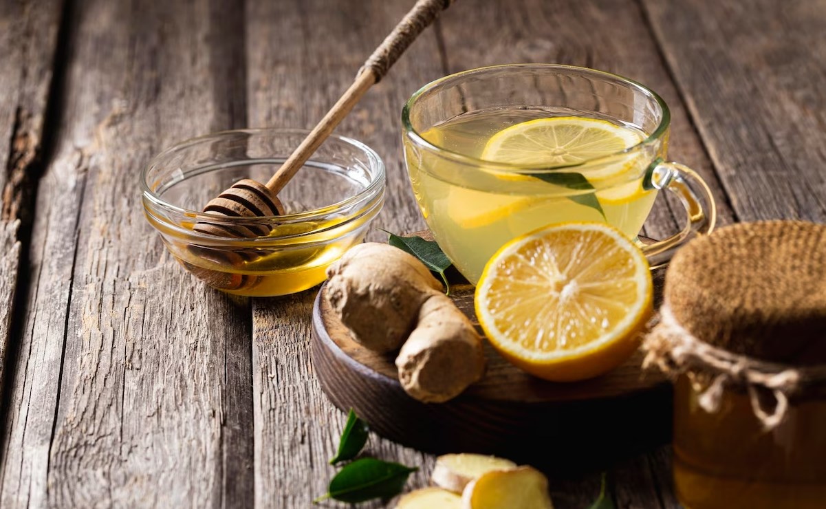 Para qué sirve tomar un shot de jengibre con limón en las mañanas