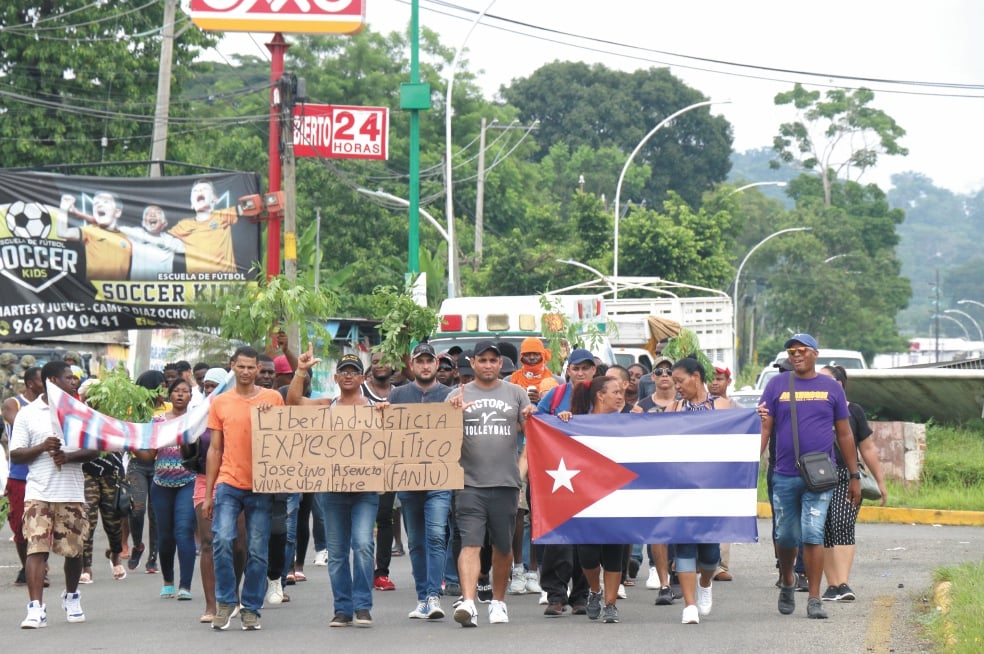 Haitianos y cubanos se unen a queja de africanos