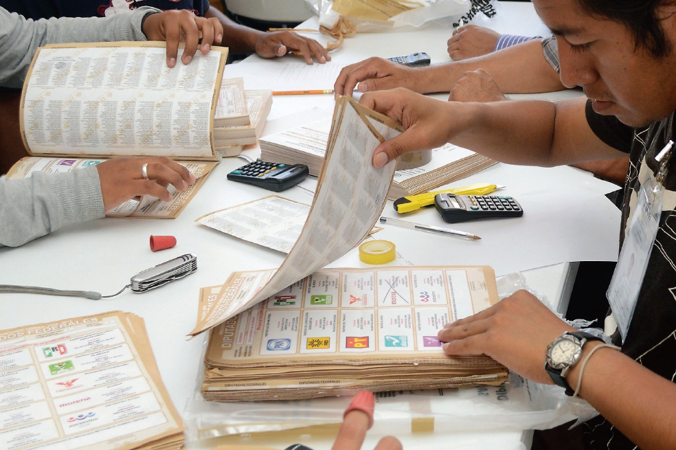 IECM realiza recuento total de votos en el distrito 30 de Coyoacán tras diferencia de 0.72% entre candidatos