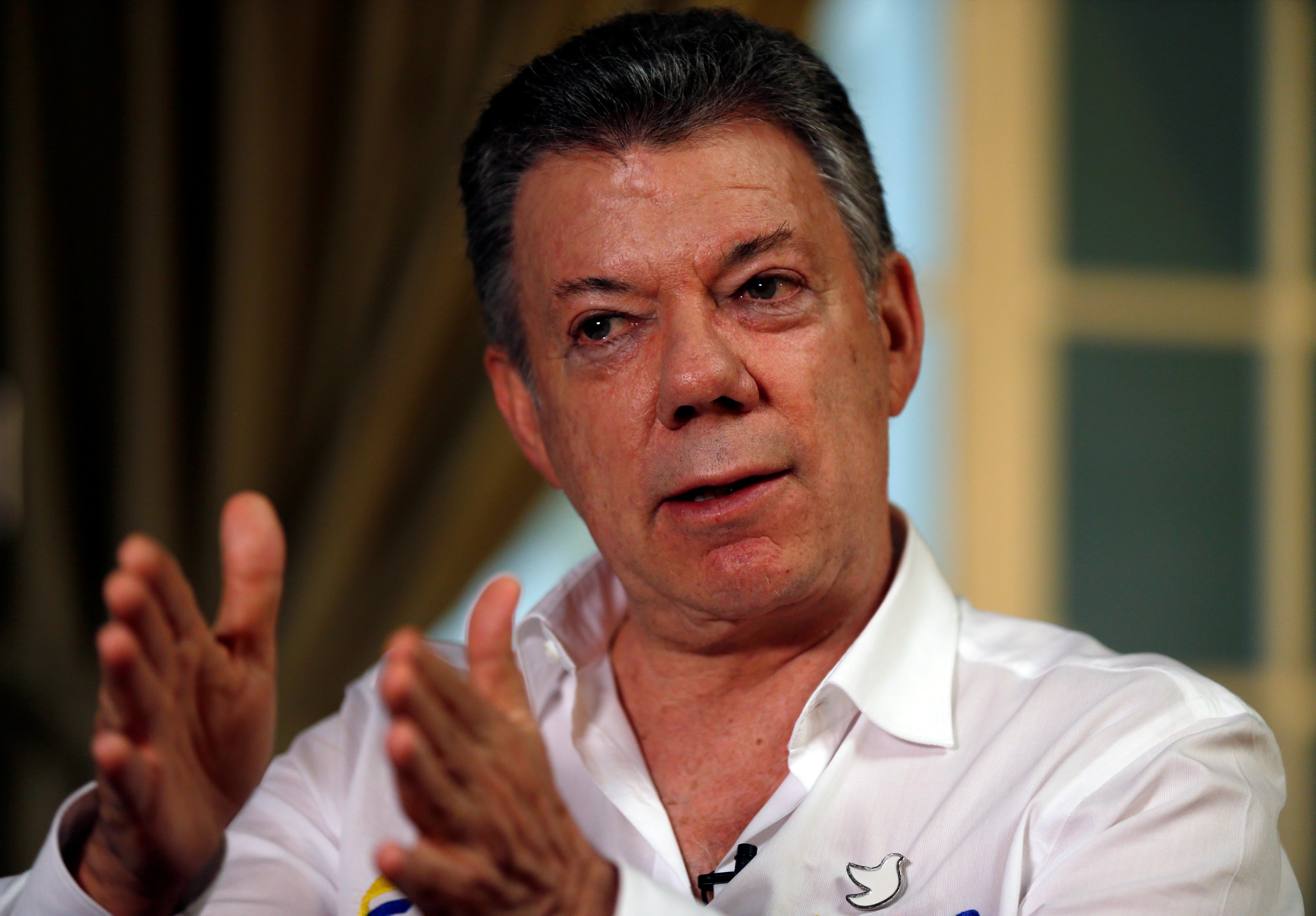 Santos activa comando especial para que FARC entregue armas