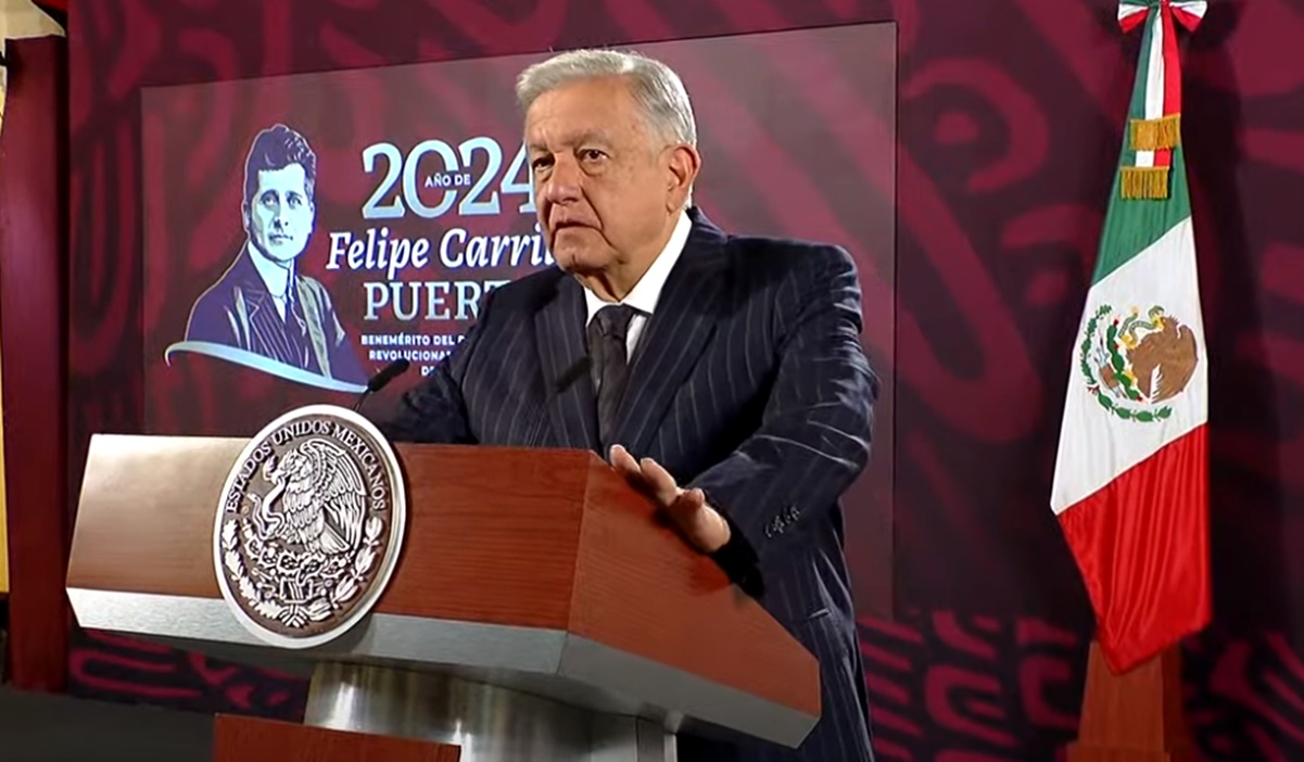 Estos son los puestos y años que AMLO lleva trabajando... ¿Alcanza pensión?