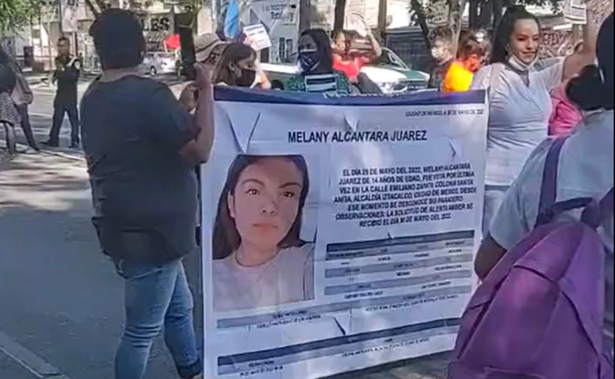 Bloquean avenida Plutarco Elías Calles, en Iztacalco, para exigir aparición de Melanie, menor reportada como desaparecida 