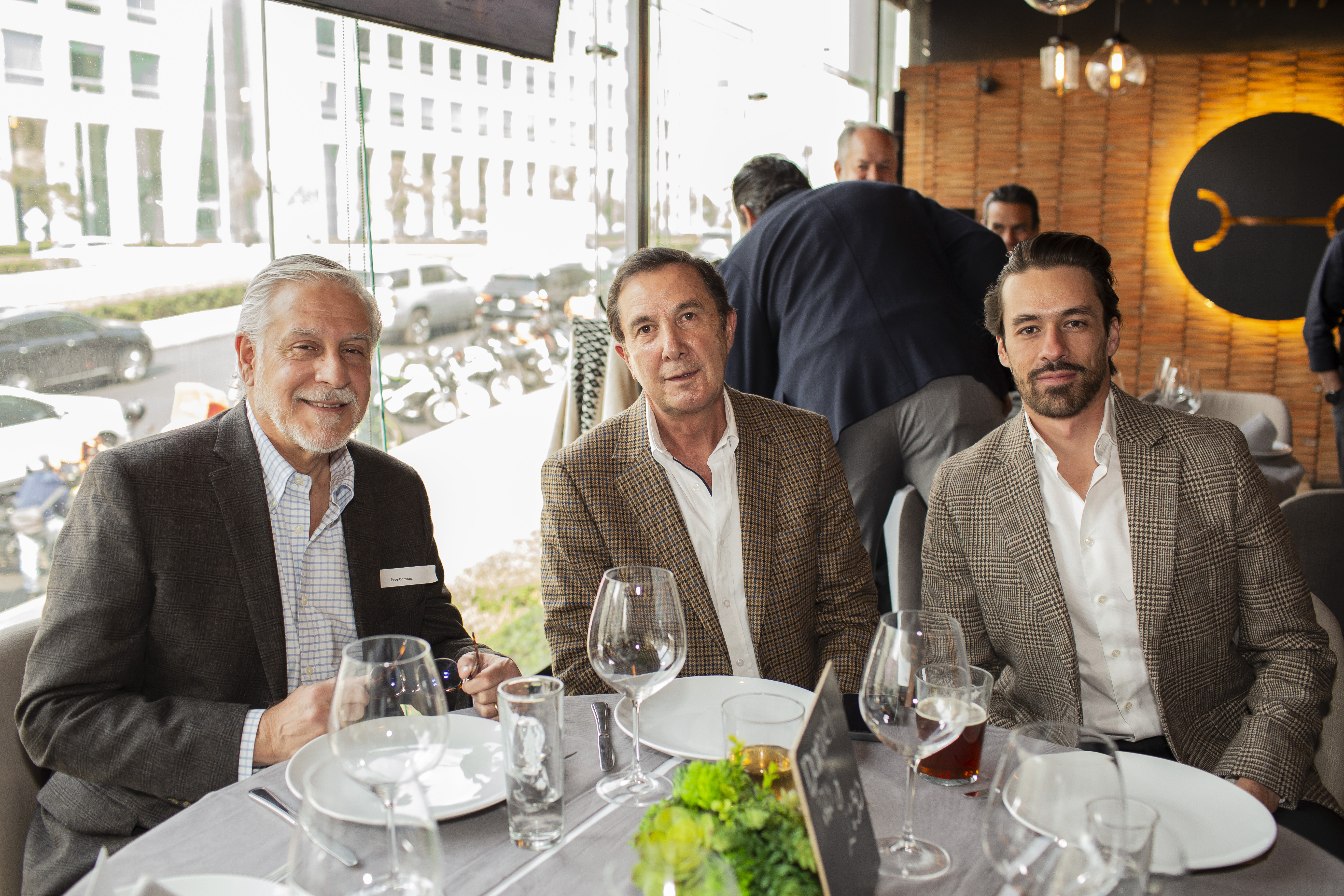 Apasionados de la fiesta brava celebran reapertura de la Plaza de Toros México