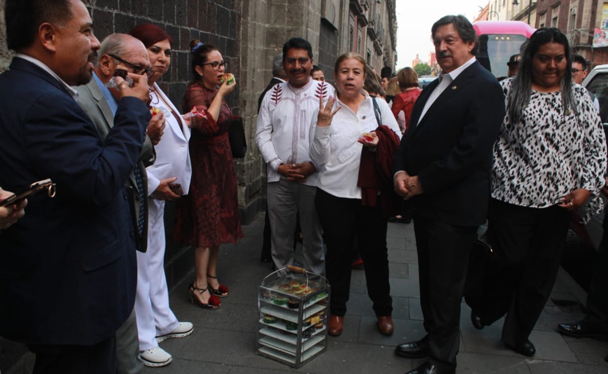 Legisladores de Morena y aliados llegan a Palacio Nacional para reunión de despedida con AMLO 