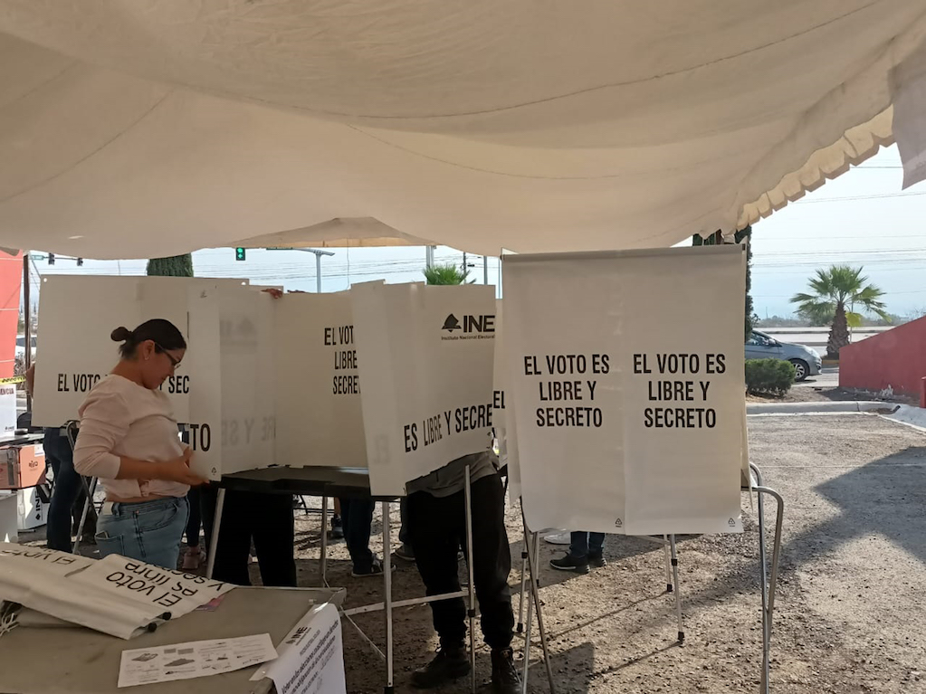 Ausencia de funcionarios complica inicio de la jornada electoral