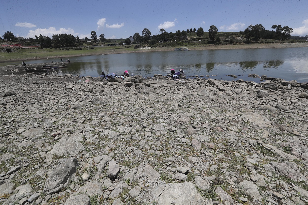 Reportan fuga de agua en macrocircuito del Sistema Cutzamala