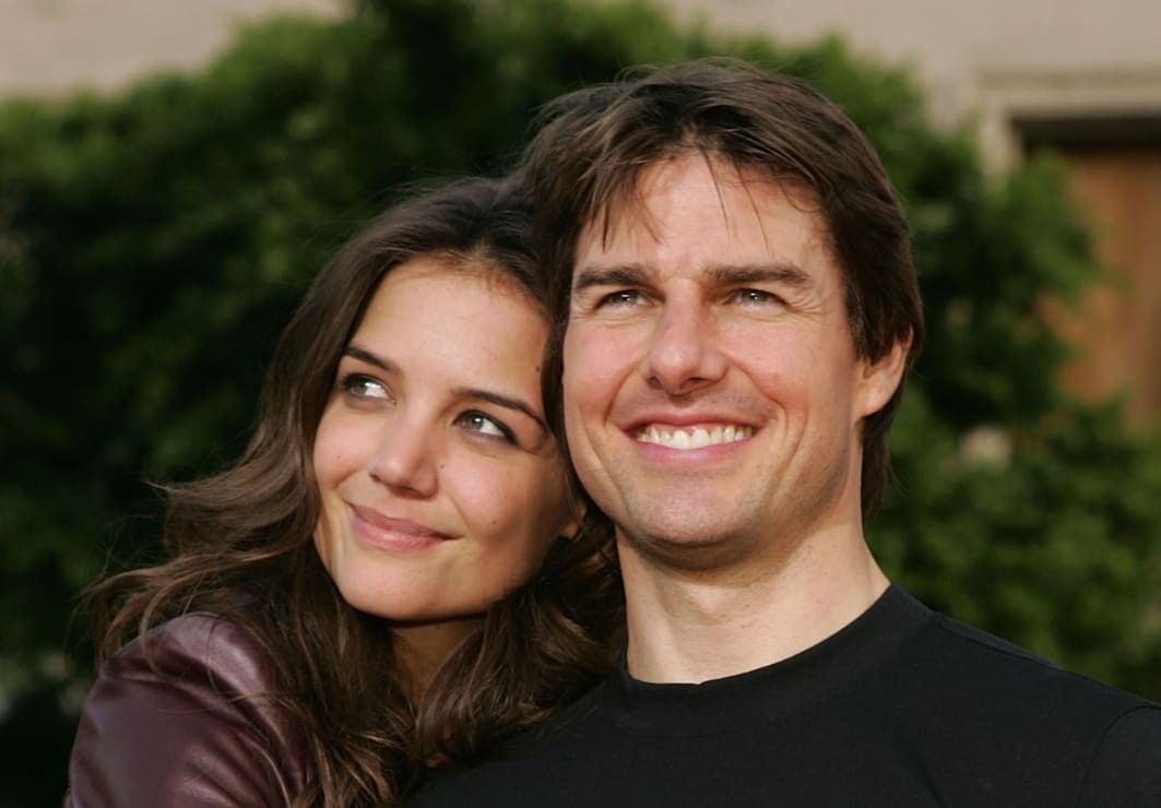 Suri, hija de Tom Cruise y Katie Holmes, renuncia al apellido de su papá