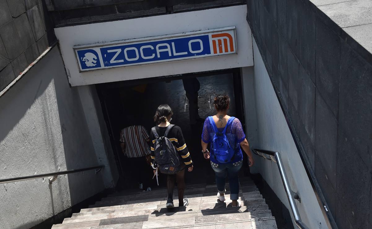 Estación del metro Zócalo opera con normalidad pese a presencia de asistentes a la Marcha por la Democracia