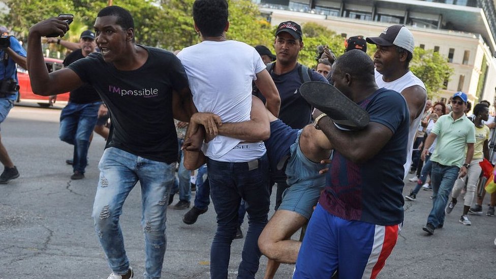 Las inusuales reacciones tras los arrestos en la Marcha LGBT en La Habana