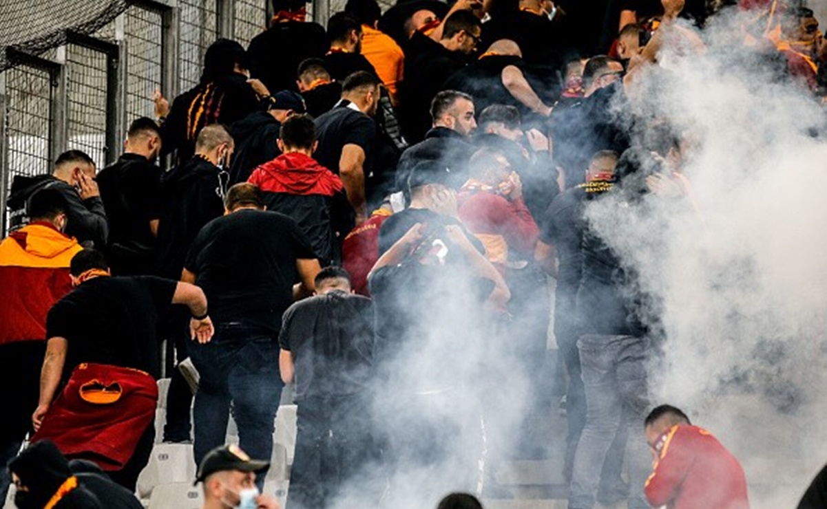 Violencia en la Europa League obliga a detener el Marsella vs Galatasaray 