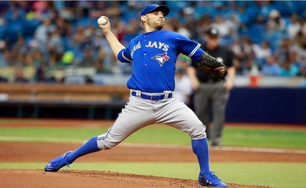 Mexican Marco Estrada loses perfect game in 8th as Blue Jays beat Rays