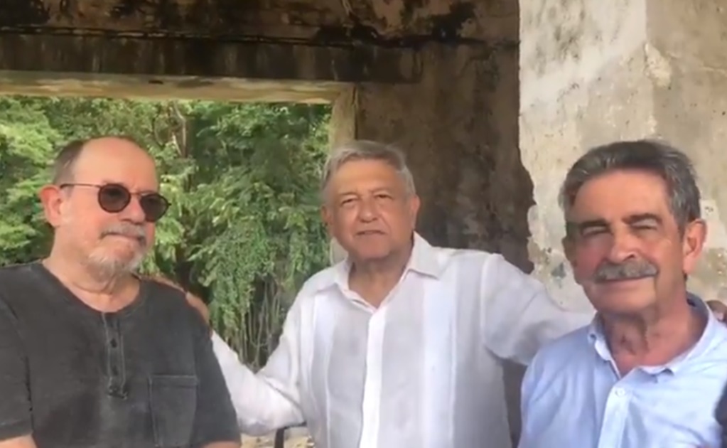 AMLO se carga de energía en Palenque con Silvio Rodríguez