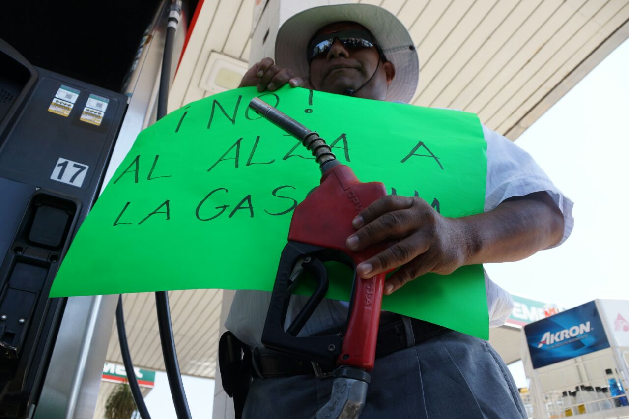Pemex pide evitar bloqueos en gasolineras
