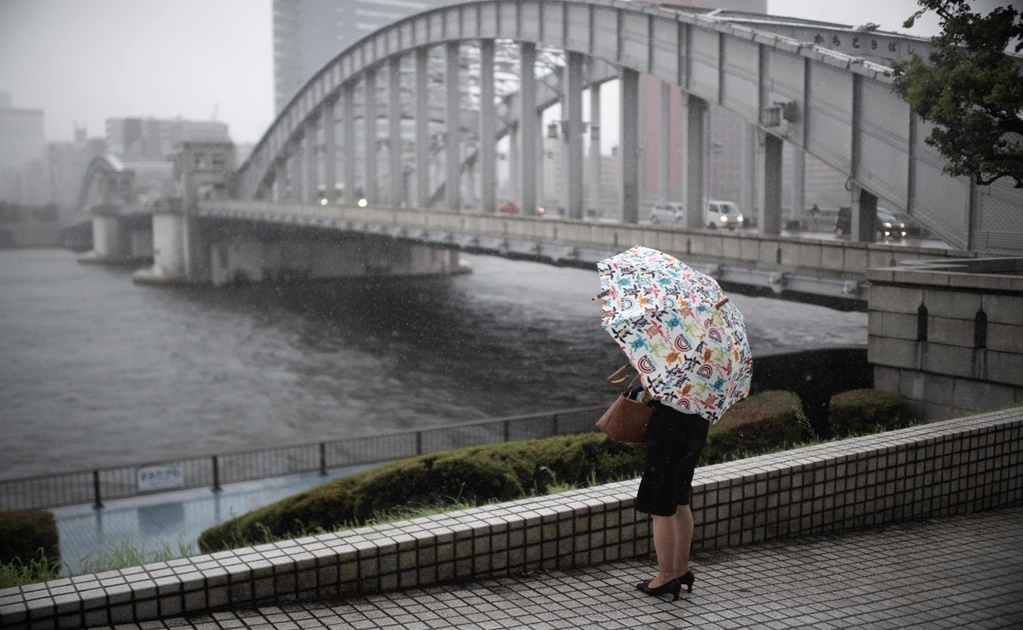 Japón se prepara para la llegada de tifón "Jongdari"; se prevé toque tierra mañana