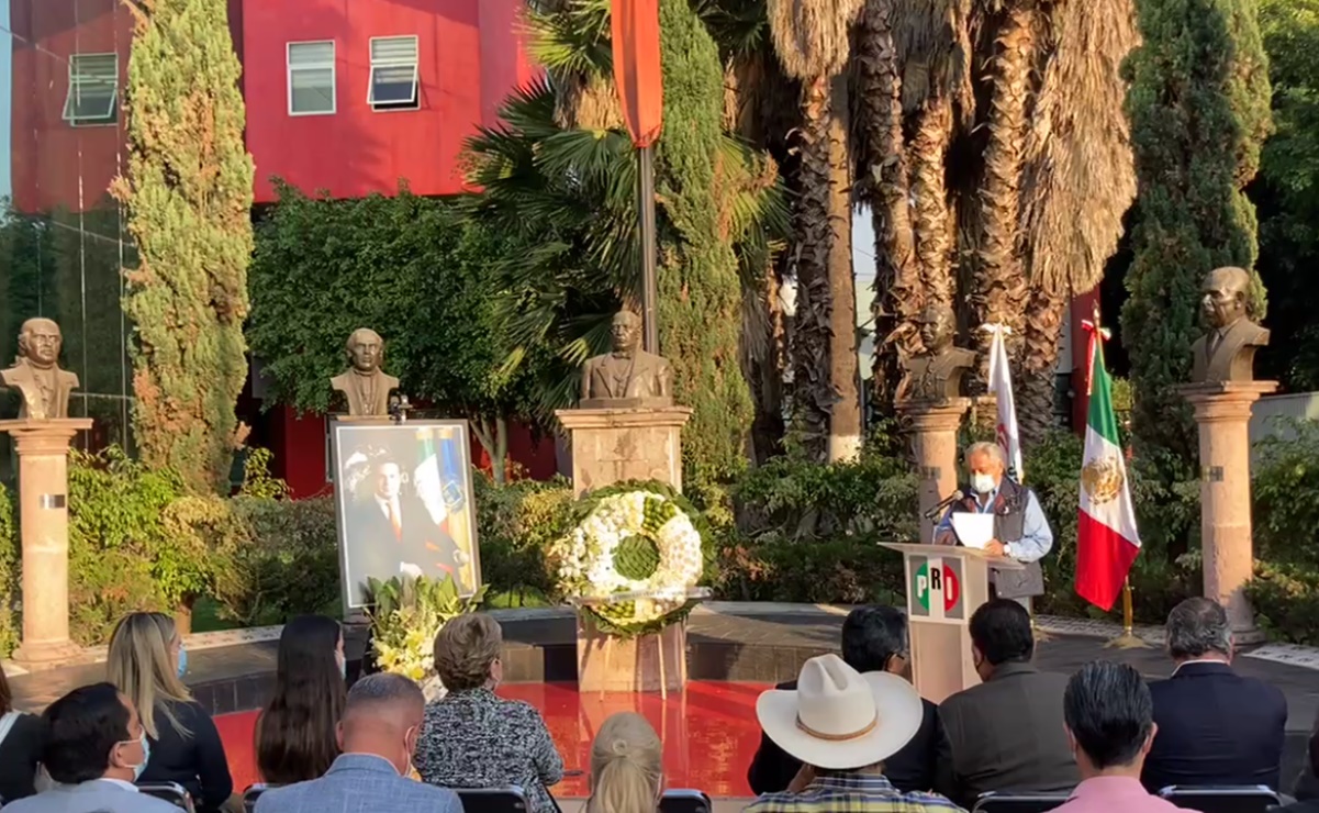 PRI Jalisco rinde homenaje a exgobernador Aristóteles Sandoval