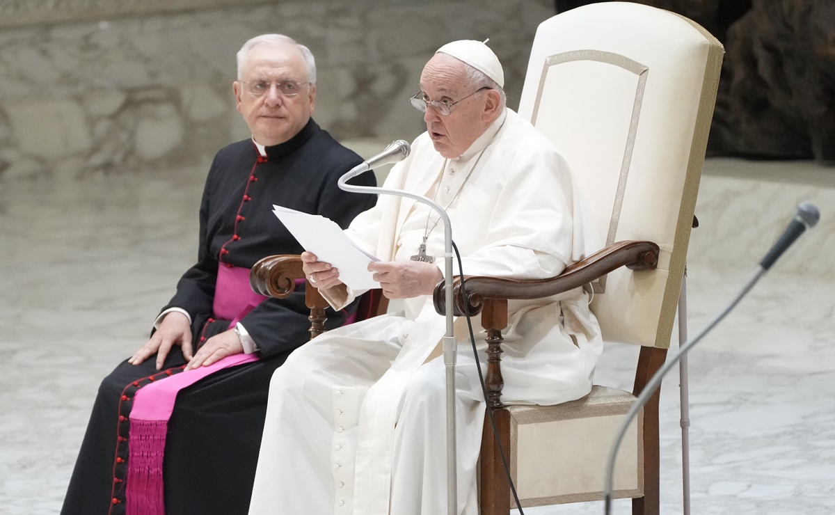 Papa Francisco alerta "rápida expansión" de nuevas drogas en internet entre los jóvenes