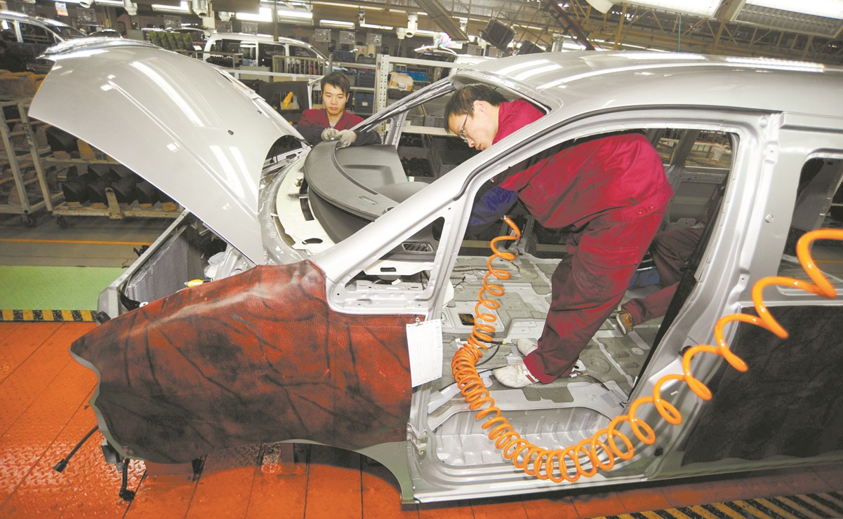 En ventas, las automotrices chinas pisan el acelerador