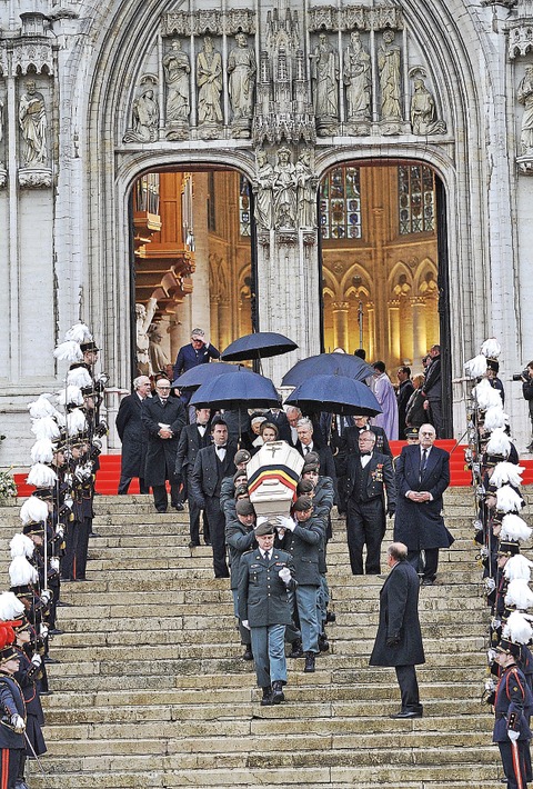 Bélgica despide a la reina de la sencillez