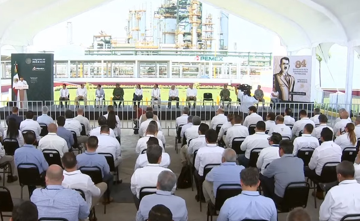 AMLO encabeza en Refinería de Minatitlán el 84 aniversario de la Expropiación Petrolera