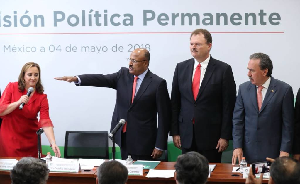 Toma protesta René Juárez como líder del PRI; no queremos un México hecho pedazos, dice