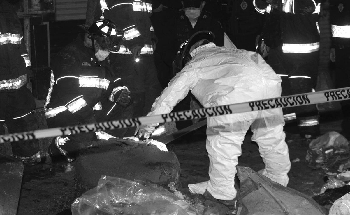Policías encuentran cadáver en una tina con concreto en el Centro