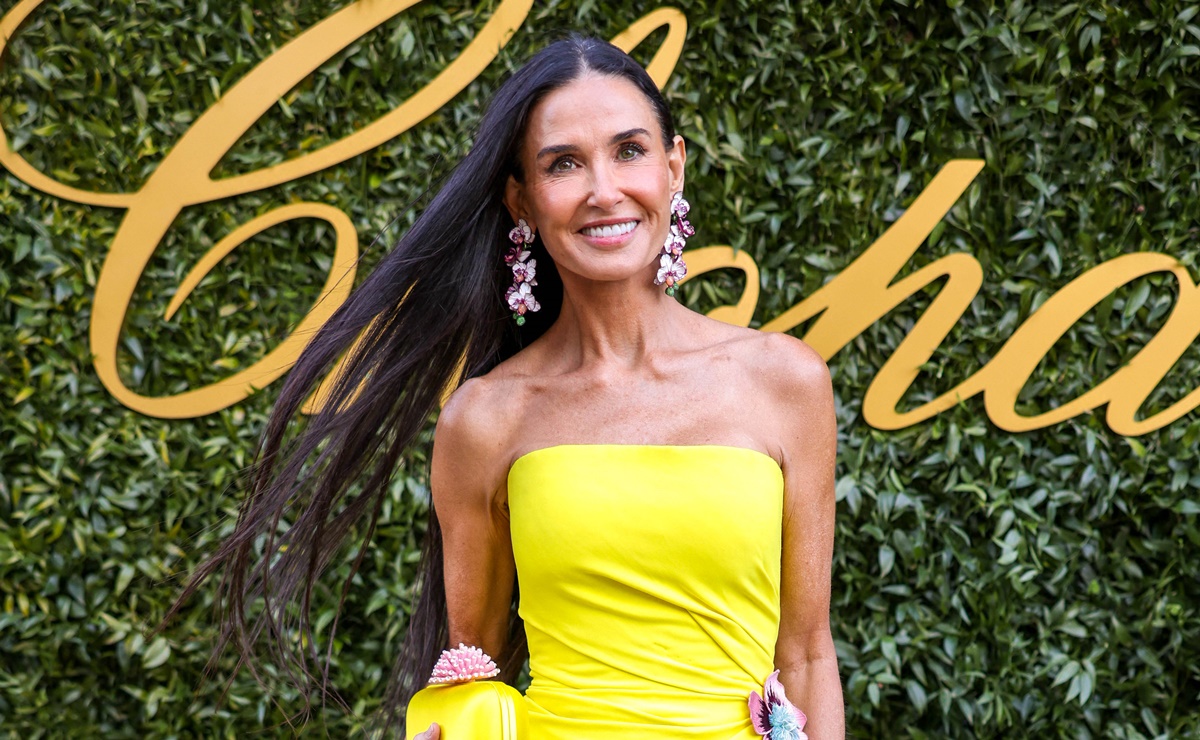 Demi Moore muestra toda su belleza en Cannes con vestido amarillo de impacto