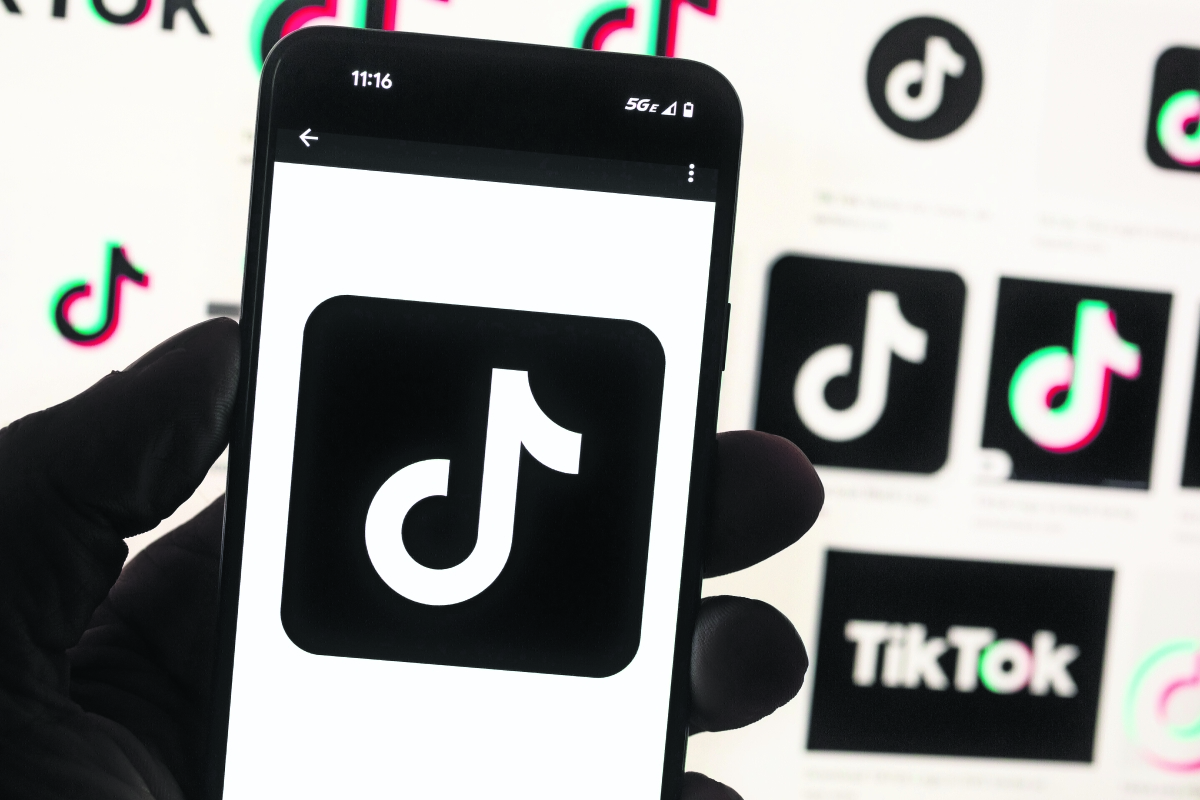 TikTok agregará publicidad con personas generadas con IA