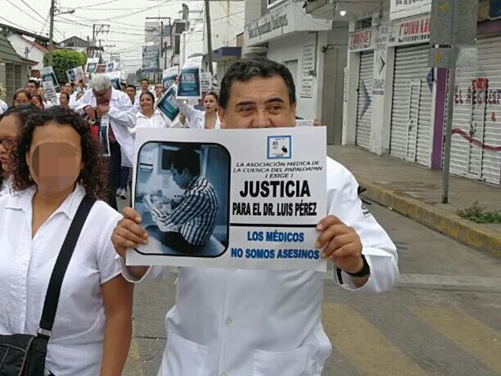 Detienen a otro médico en Oaxaca por caso de negligencia