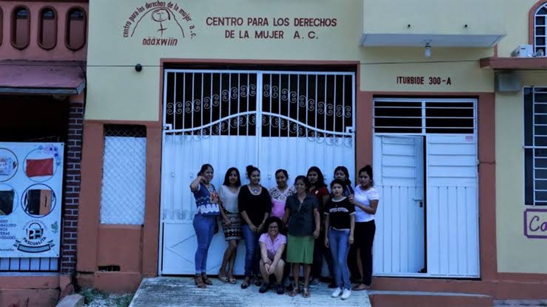 Exigen a Inpi liberar presupuesto para espacios de mujeres indígenas en Oaxaca