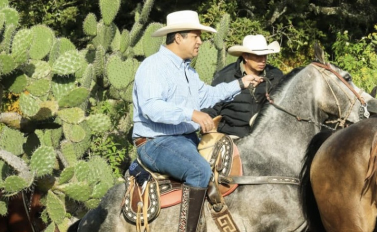 Diego Sinhue, gobernador de Guanajuato, se rompe dos costillas al caer de su caballo