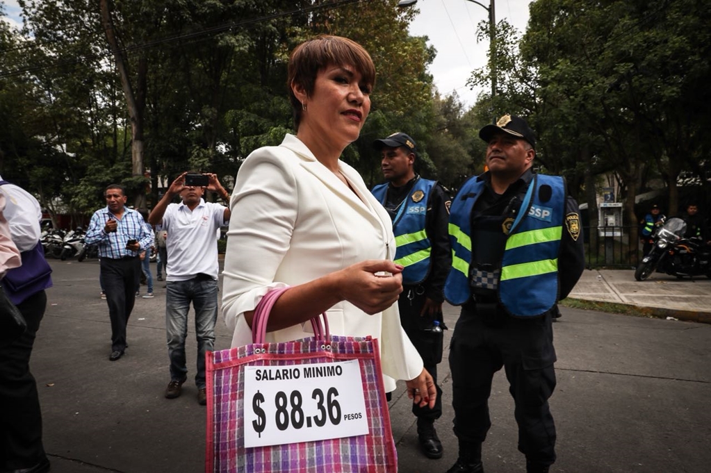Con bolsa de mercado marcando el salario mínimo, llega Lorena Osornio a debate